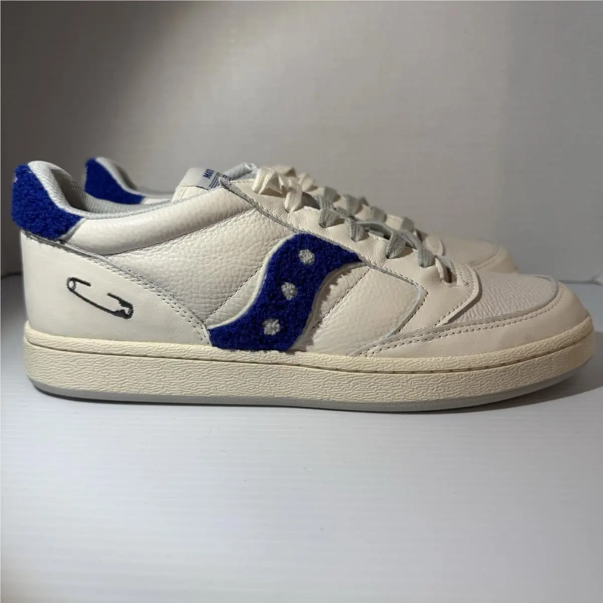 Saucony Jazz Court Maybe Tomorrow Varsity Gym Shoes - Unisex 8 Sneakers Blue