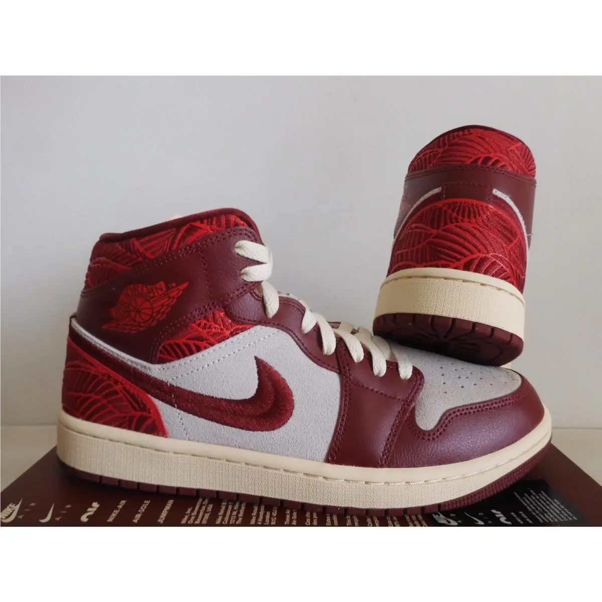 Nike shoes - Air Jordan 1 Mid - Air Mid - DZ2820-601 - Red 17