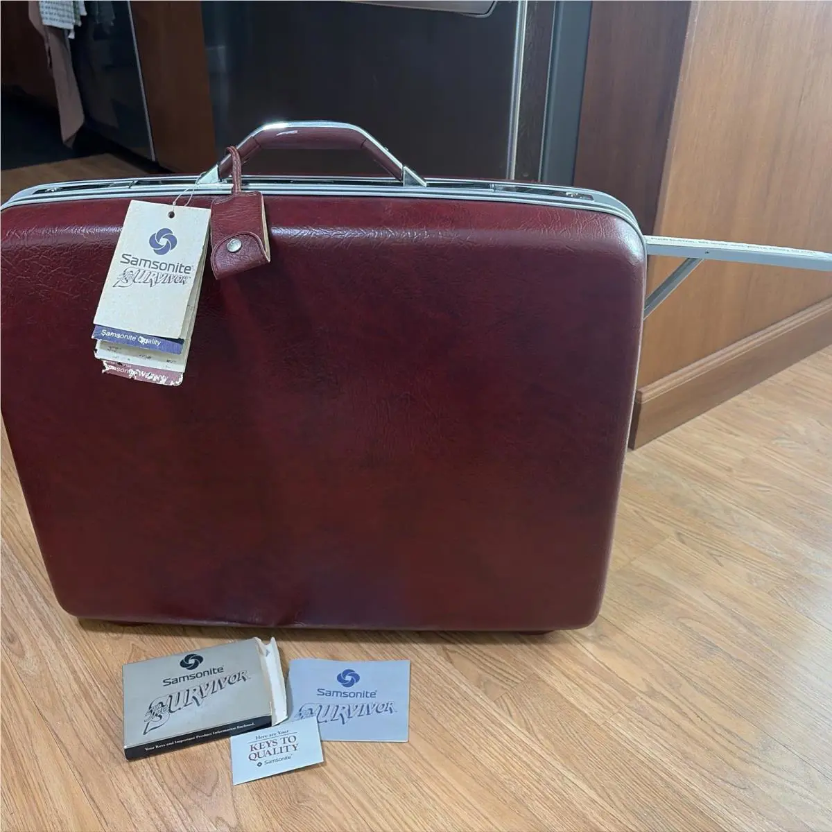 Vintage Samsonite Silhouette II Burgundy 26/29 Cartwheel Hard Luggage • Survivor