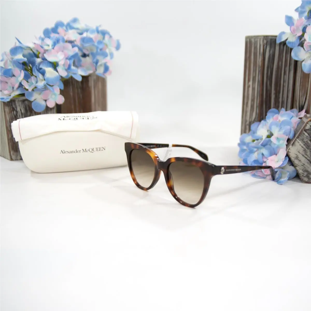 Alexander Mcqueen 3D Skull Tortoise Logo Havana Acrylic Sunglasses Case