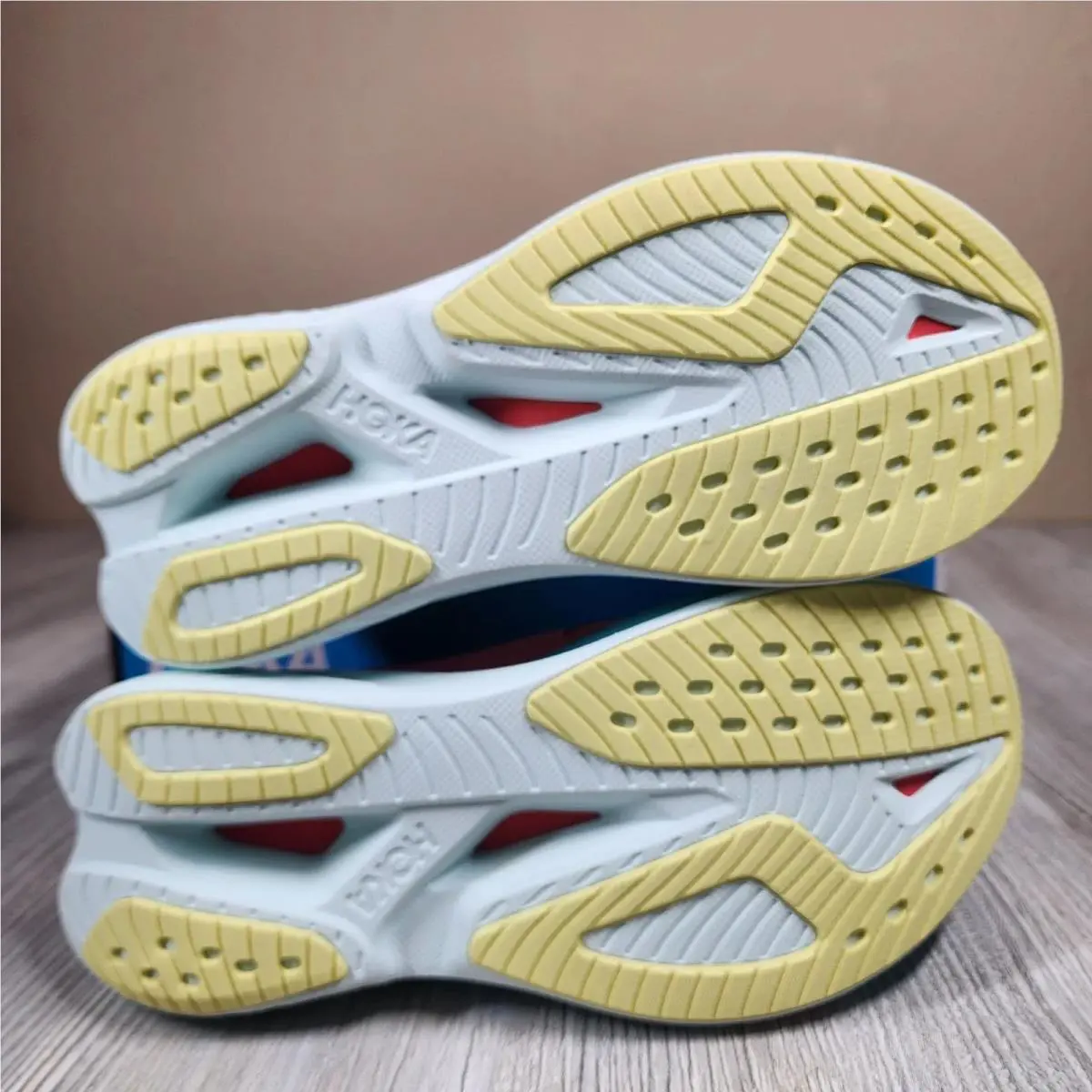 Hoka shoes - Hoka One One Mach X - Red 3