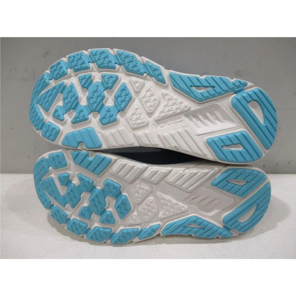 Hoka shoes - Hoka One One Arahi 7 - 1147850-HLF - Hoka Blue / Frost (HLF) (UPC: 737566879282) 4