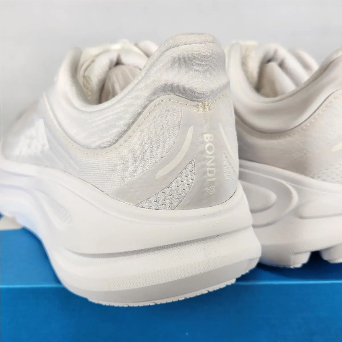 Hoka shoes - Hoka One One Bondi 7 - 1162014 - White 3