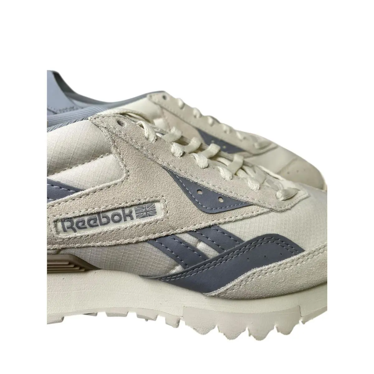 Reebok shoes - LX2200 - LZO47 - Beige (UPC: 196464437787) 0