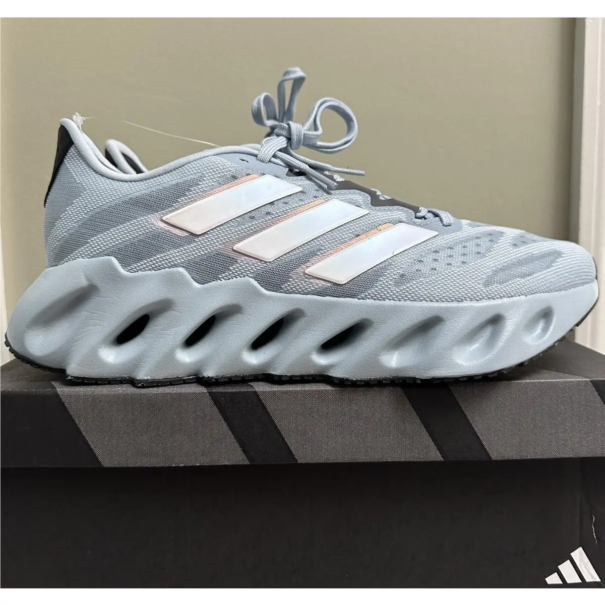 Adidas Switch Fwd M Running Shoes Men’s Size 9.5 IF 2399 Color Wonblu/zeromt/