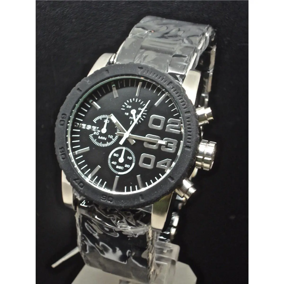 Unique/rare Women`s Diesel Watch Black Silicone and Silver Band DZ5320 No Box