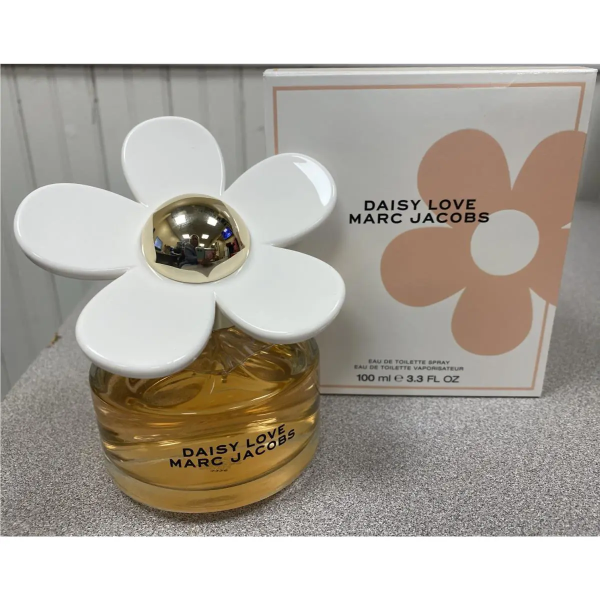 Daisy Love by Marc Jacobs Women`s Eau de Toilette Spray 3.3 fl oz