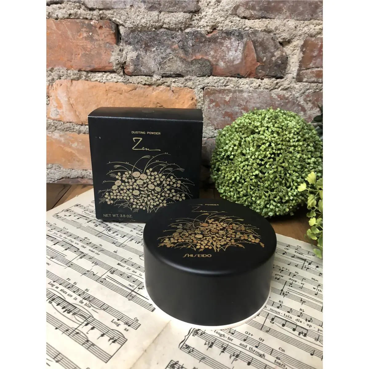 Zen Dusting Powder by Shiseido W/puff Box Old Stock 3.5 oz 100g Bath Body