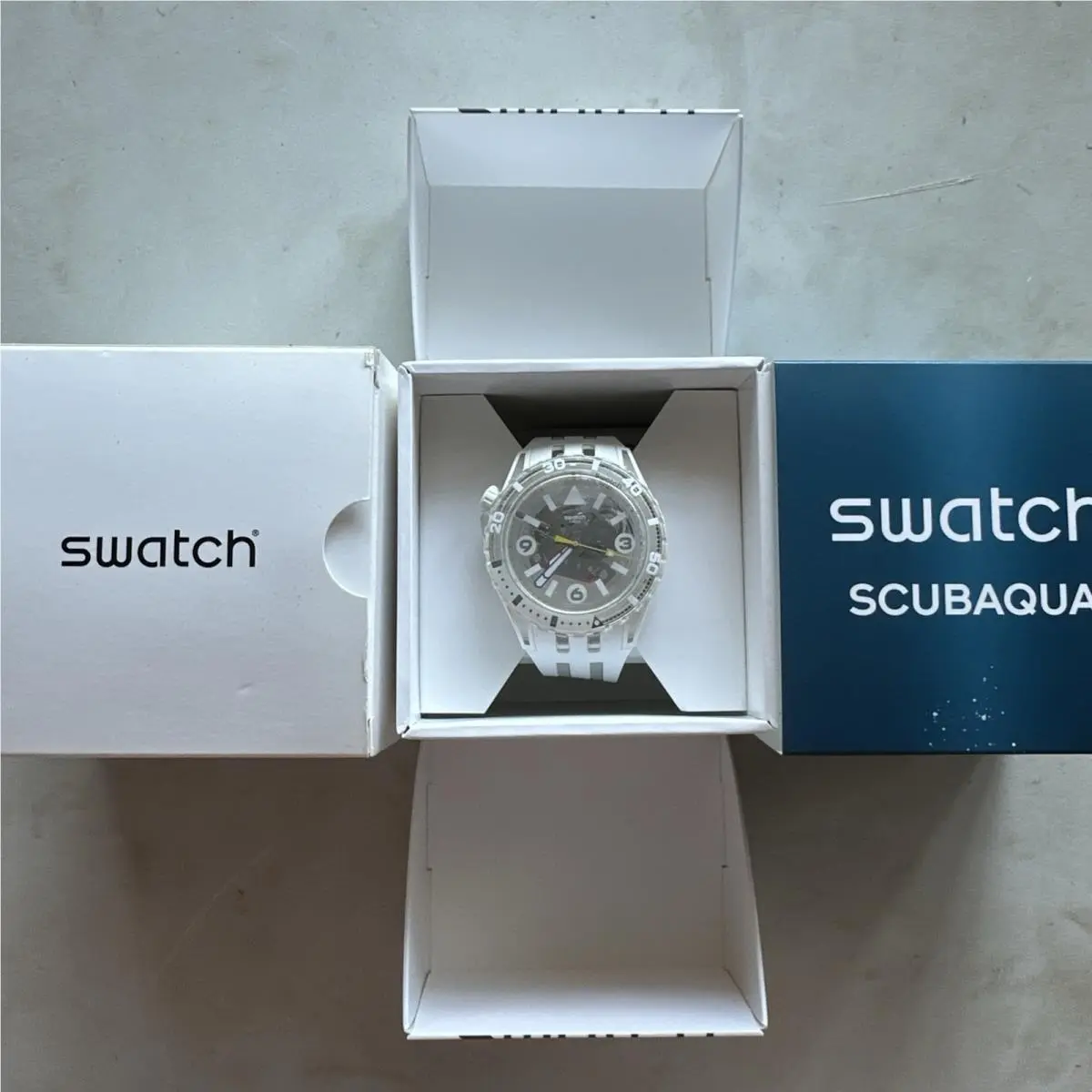 Swatch Scubaqua Collection Aurelia Aurita 44mm Quartz White SSCU09K100