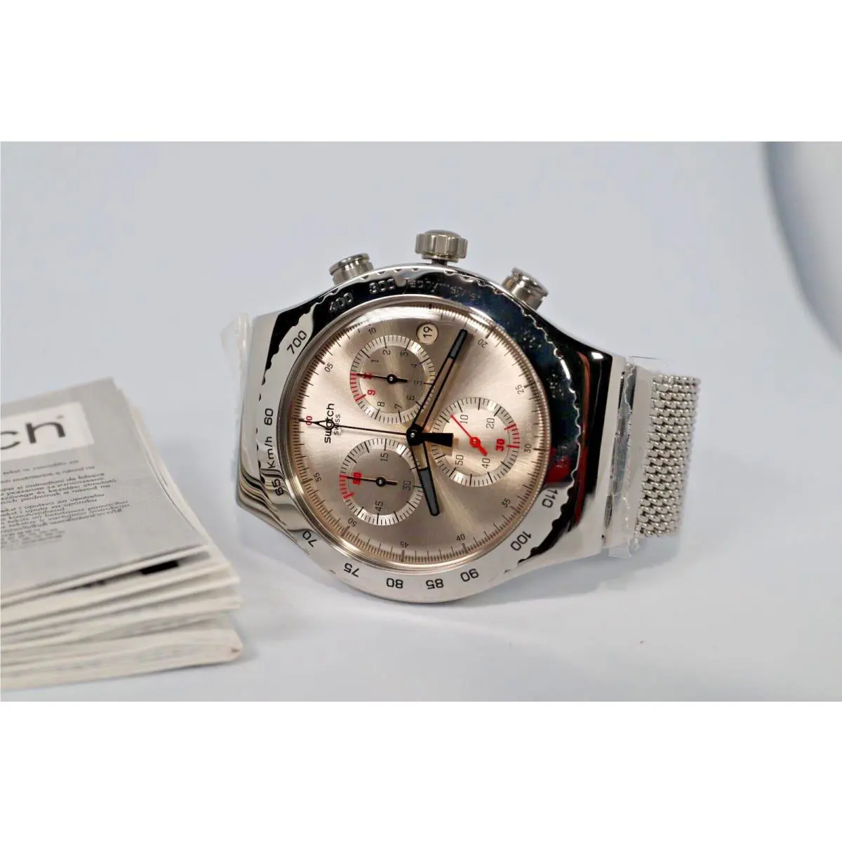 Swiss Swatch YVS405GB Silverish Metal Band Chronograph Quartz Men`s Watch 43