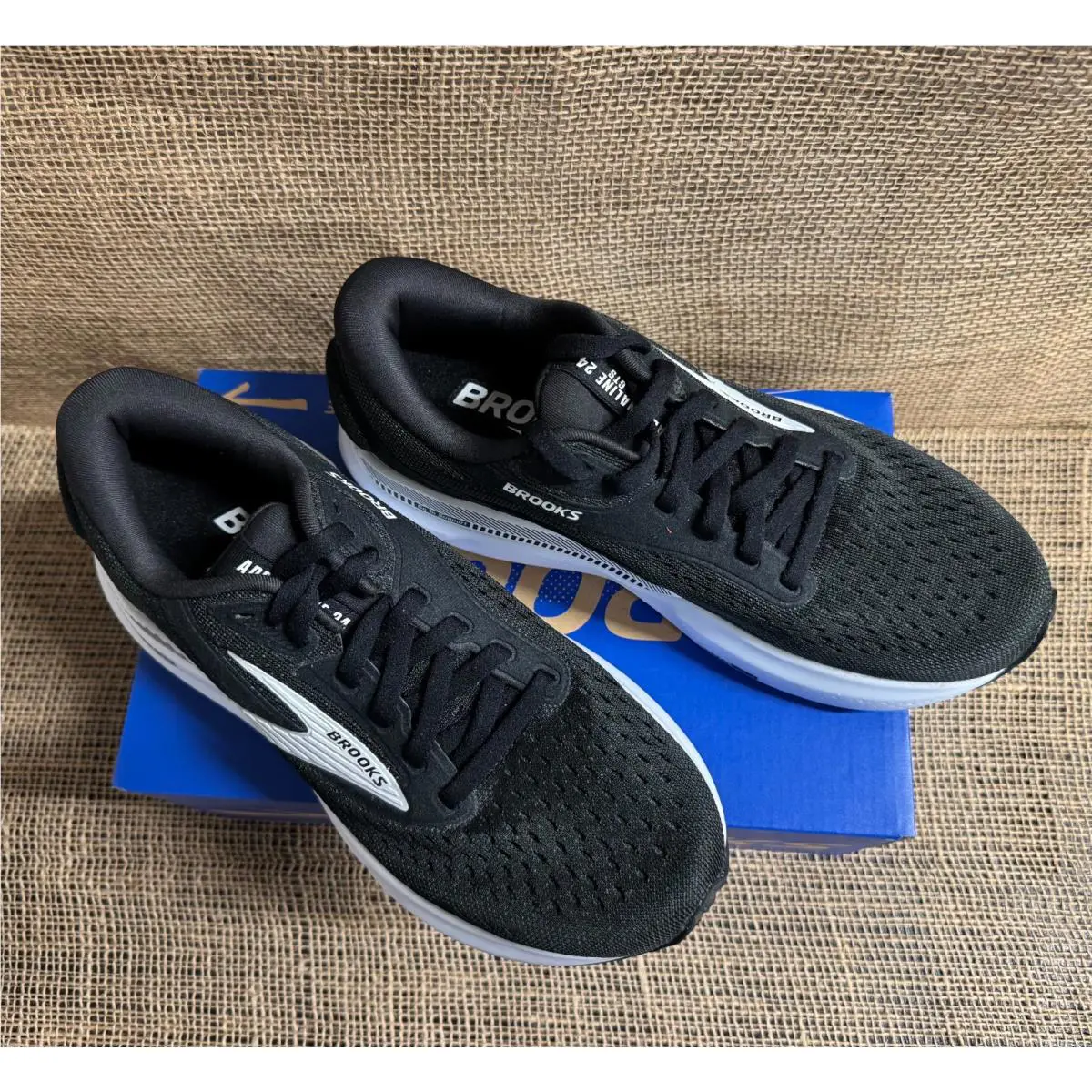 Brooks shoes - Black/White 5