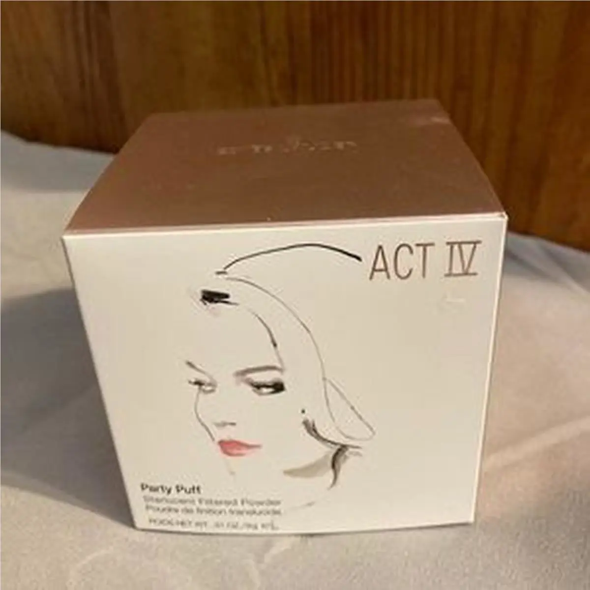 Estee Lauder Act IV Party Puff Starlucent Filtered Powder - 0.31 OZ/9 G