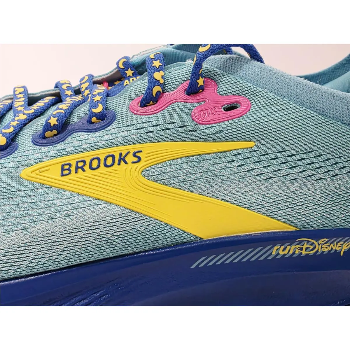 Brooks shoes - Brooks Adrenaline GTS25 DISNEYLAND RunDisney 2026 - Blue/Yellow (UPC: 195394833690) 12