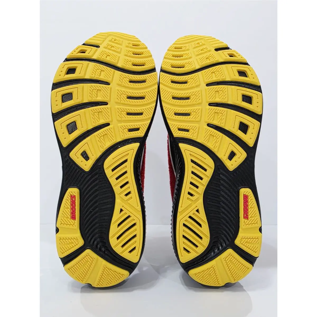 Brooks shoes - Brooks Ghost 17 MICKEY MOUSE RunDisney 2026 - Black/White/Red (UPC: 195394831382) 10
