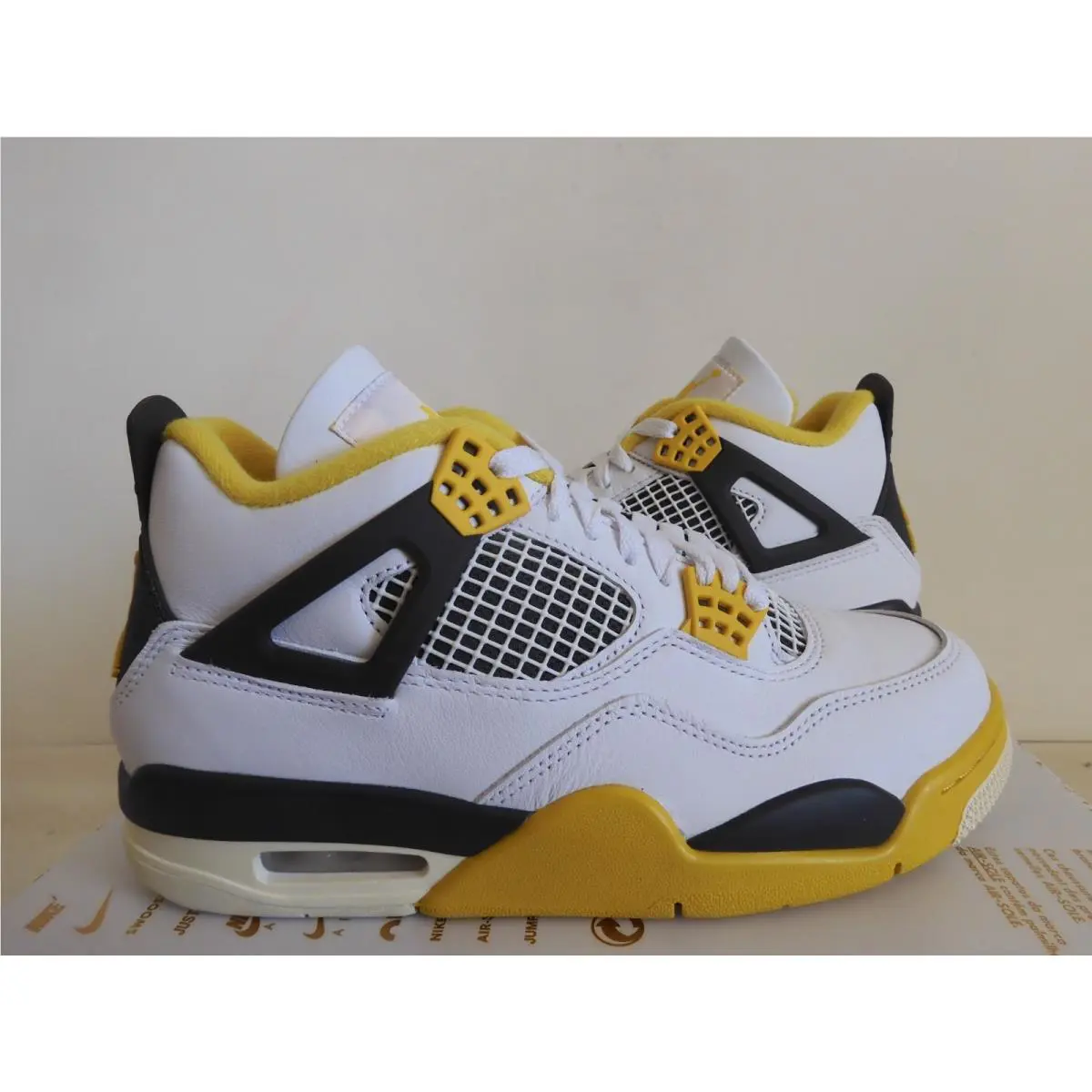 Nike shoes - Air Jordan 4 - Air - AQ9129-101 - White 0