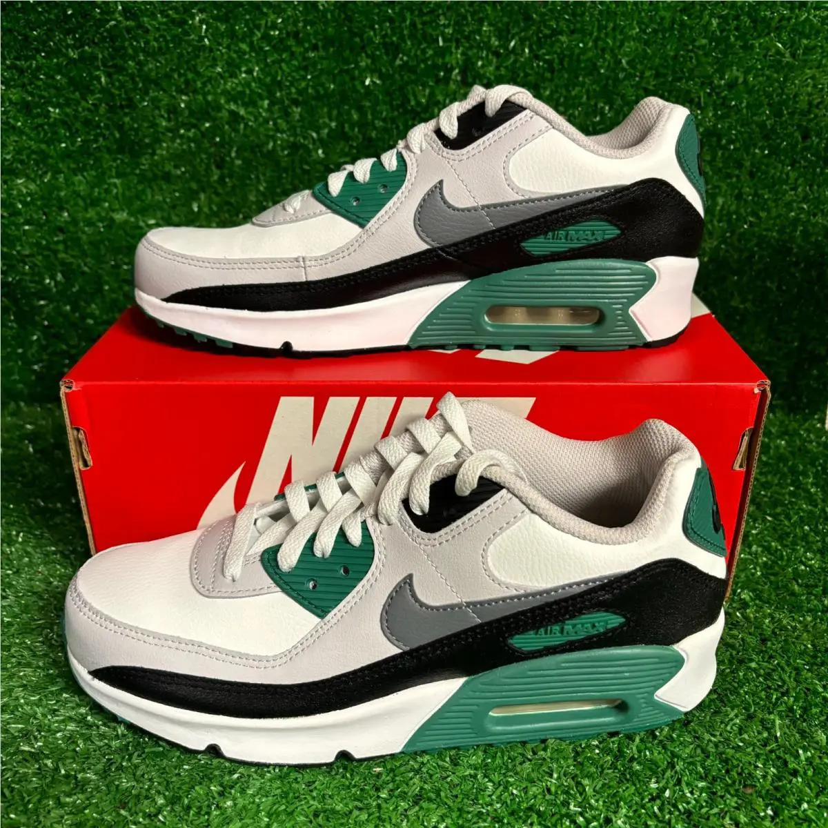 Nike shoes - Green 1