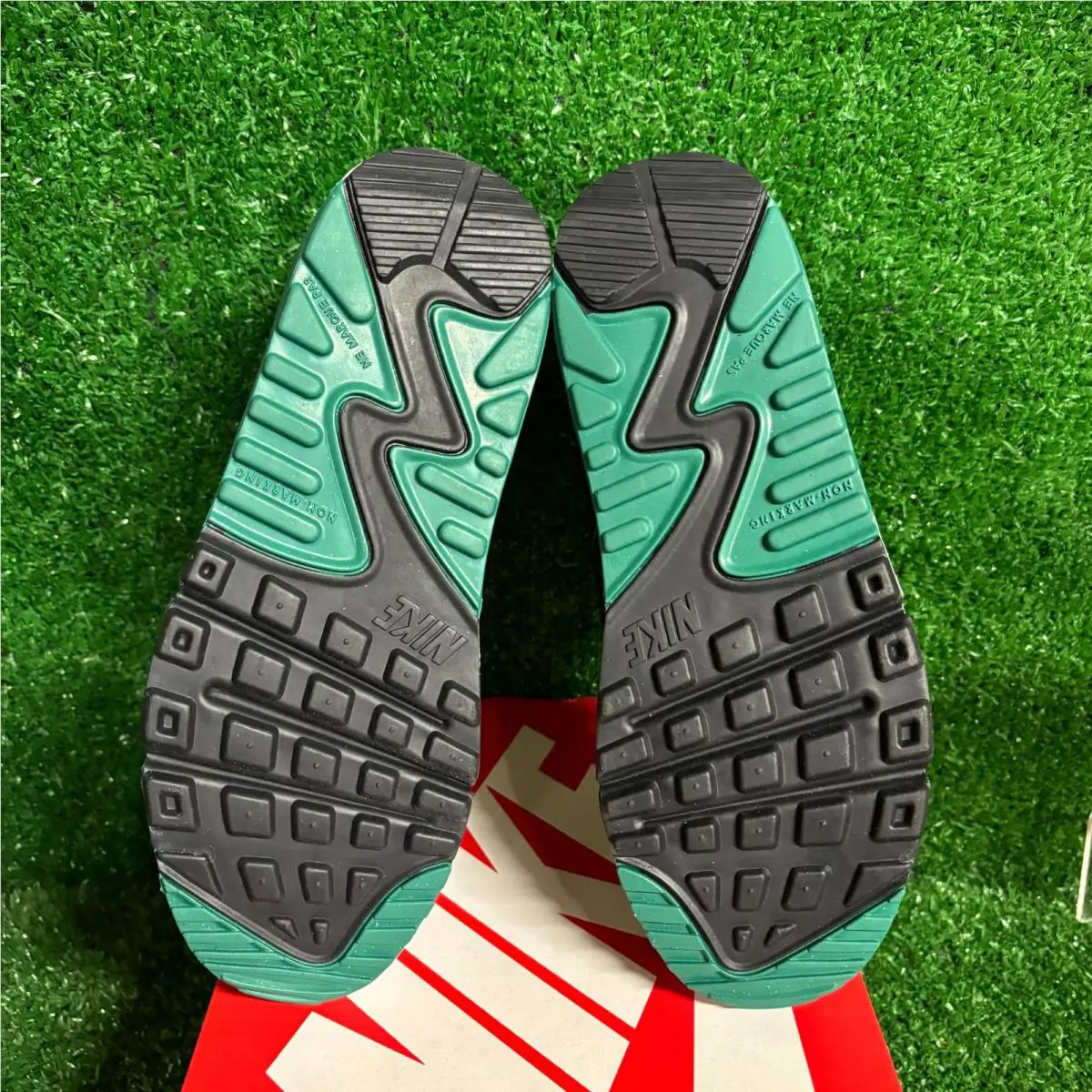 Nike shoes - Green 3