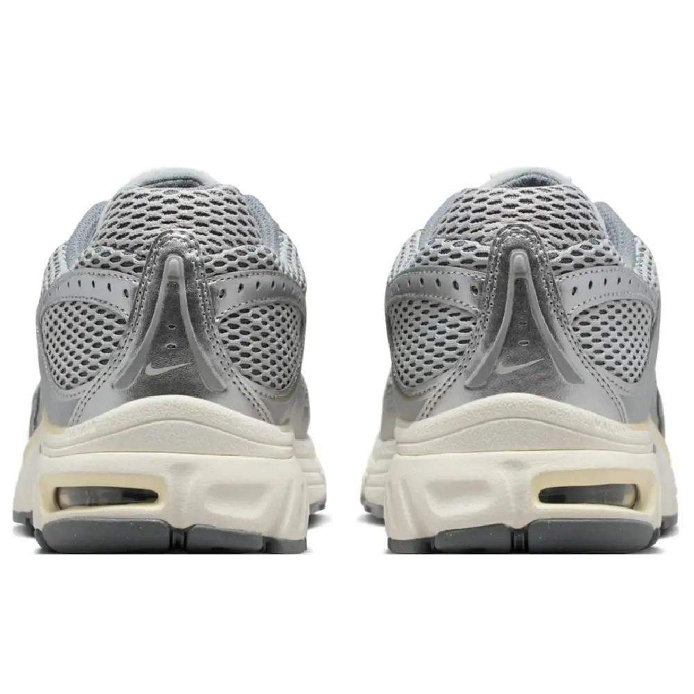 Nike shoes - IQ7592 077 - IQ7592 077 - Lt Smoke Grey/Sail-Cool Grey 2