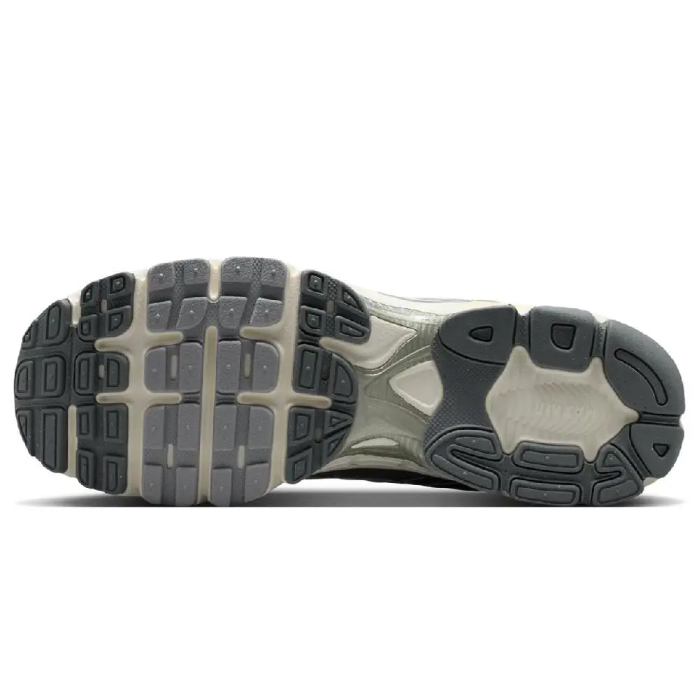 Nike shoes - IQ7592 077 - IQ7592 077 - Lt Smoke Grey/Sail-Cool Grey 8