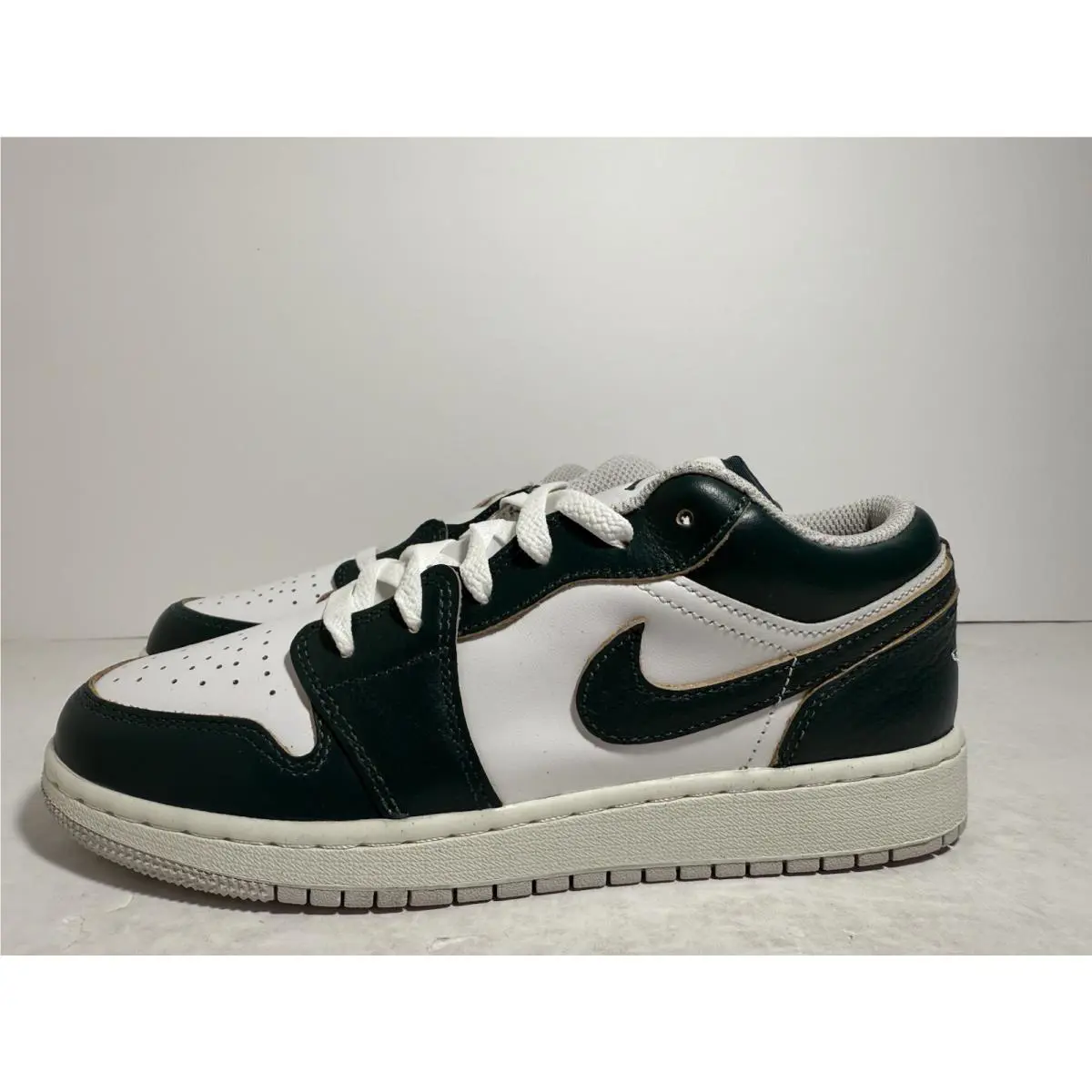 Nike shoes - Air Jordan 1 Low SE - Green 2