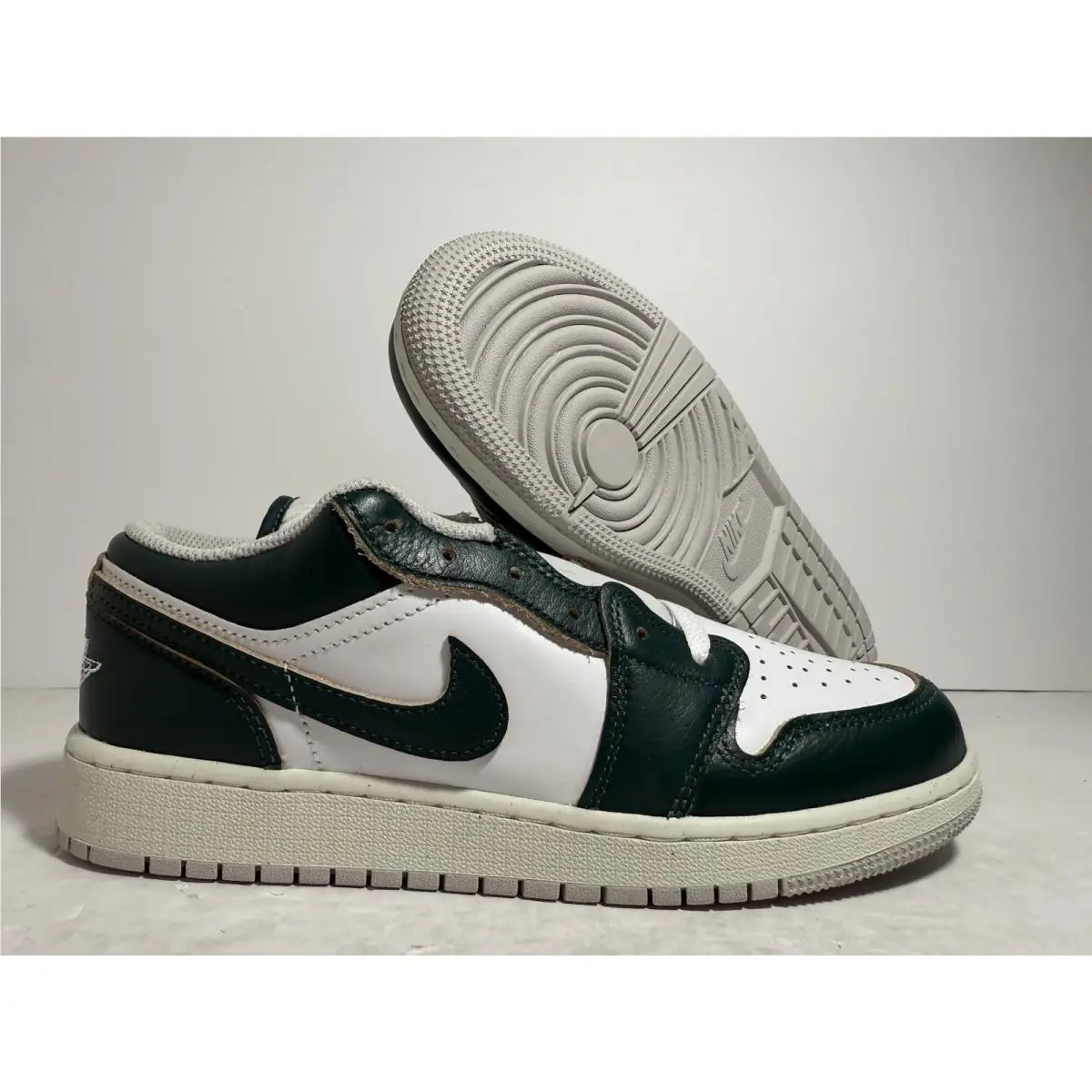 Nike shoes - Air Jordan 1 Low SE - Green 4