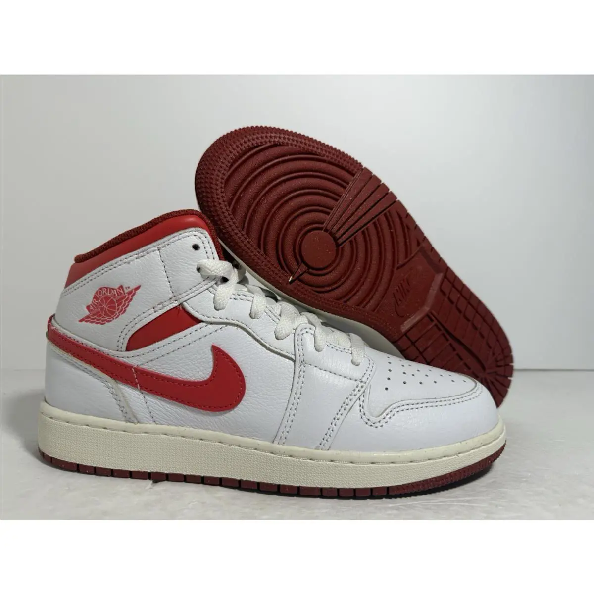 Nike shoes - White 4