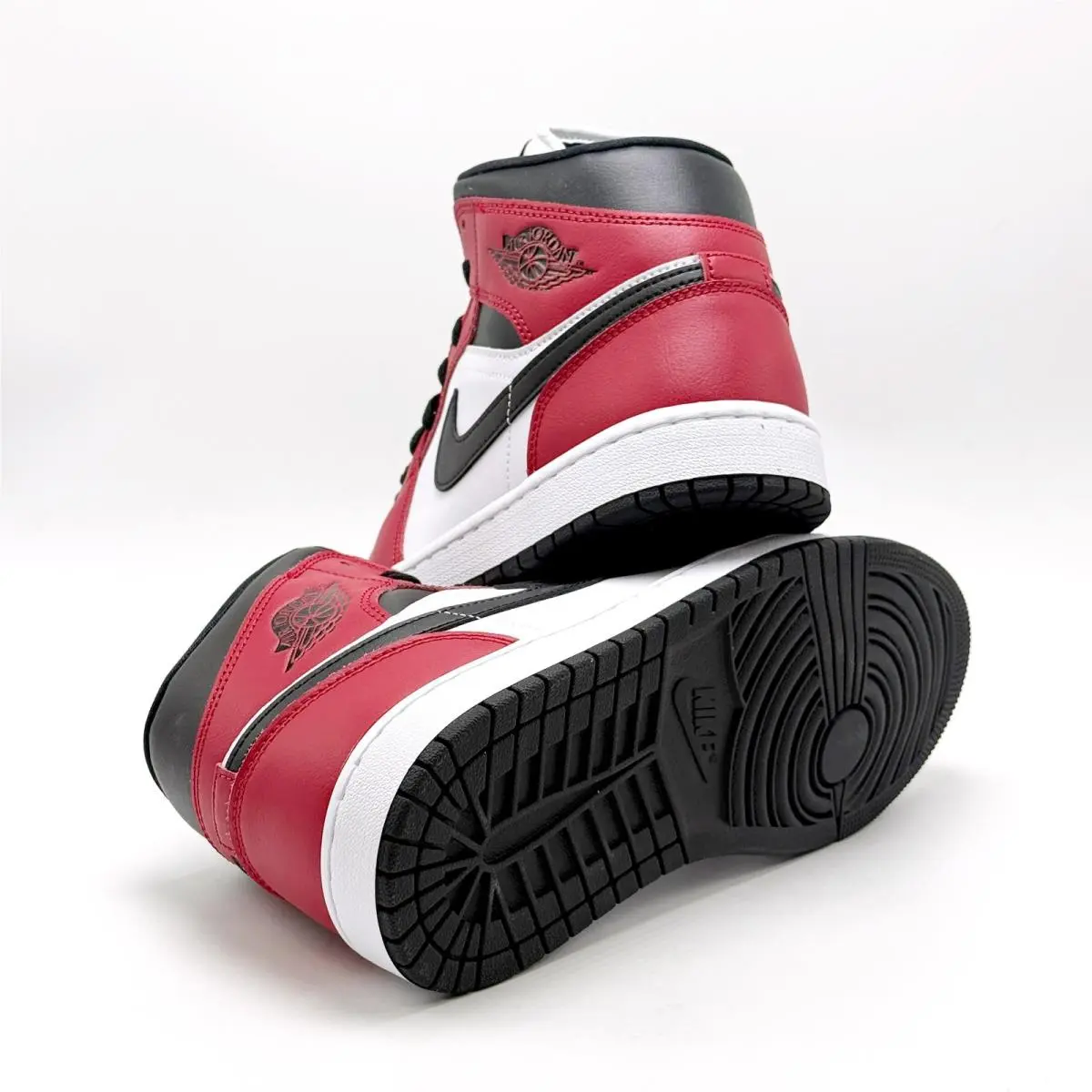 Nike shoes - Air Jordan 1 Mid - Air Mid - 554724-069 - Red 3