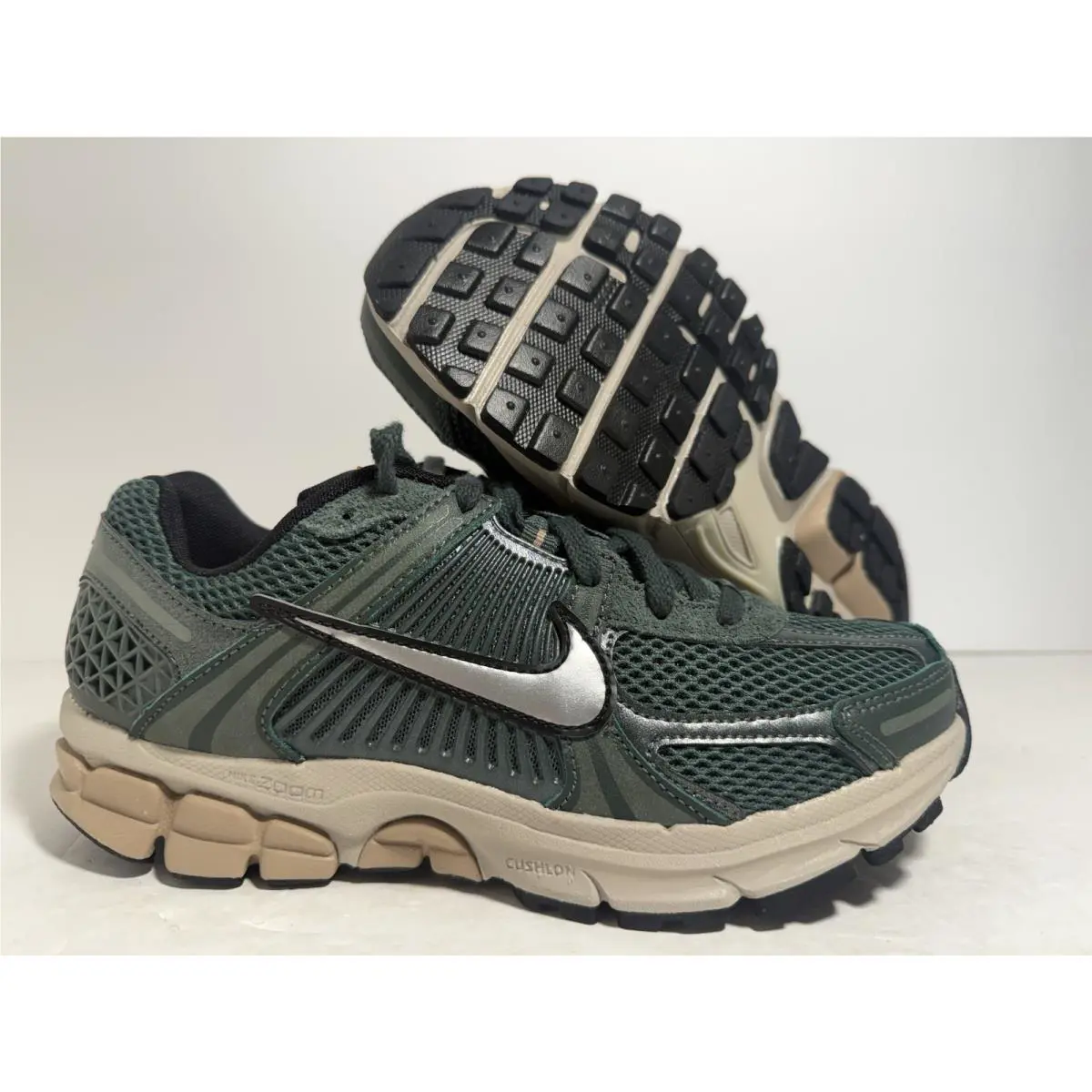 Nike shoes - Nike Air Zoom Vomero 5 - FN6742-300 - Green 4