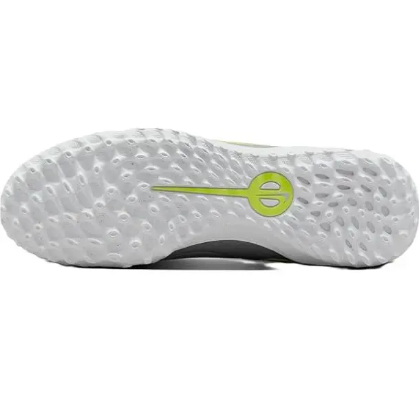 Nike shoes - Silver/Volt/Black 4