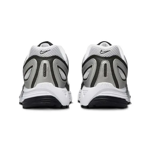 Nike shoes - Metallic Silver/White/Black 7
