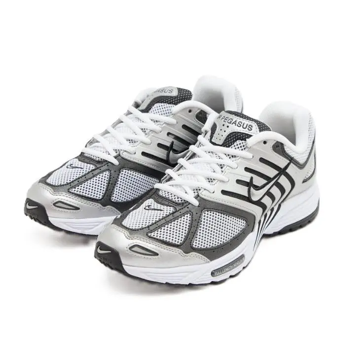 Nike shoes - Metallic Silver/White/Black 9