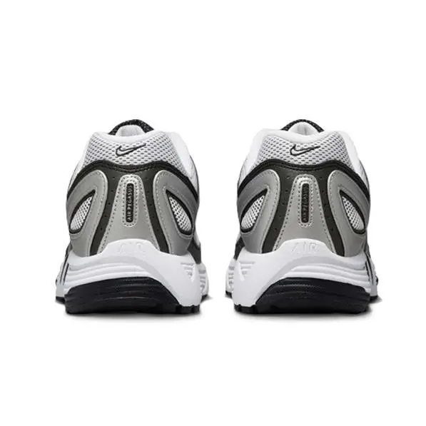 Nike shoes - Metallic Silver/White/Black 17