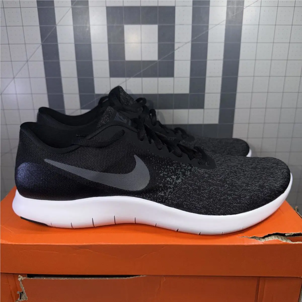 Nike shoes - Nike Flex Run - Flex Run - Gray 0