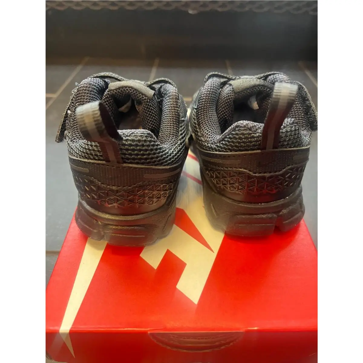 Nike shoes - Black 3
