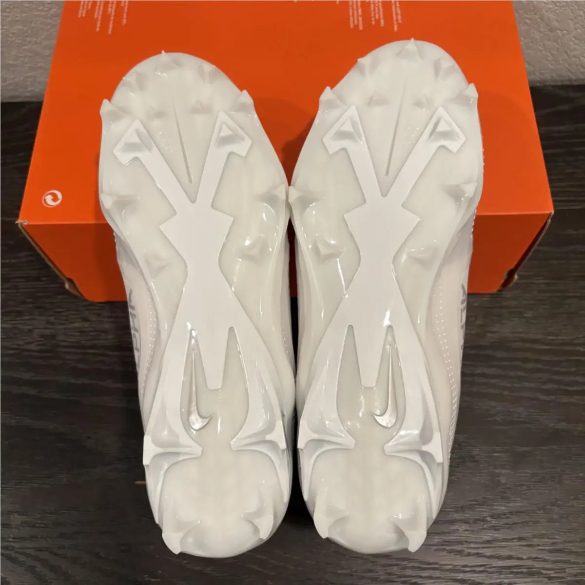 Nike shoes - White 4