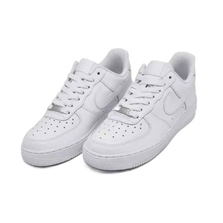 Nike shoes - White 2