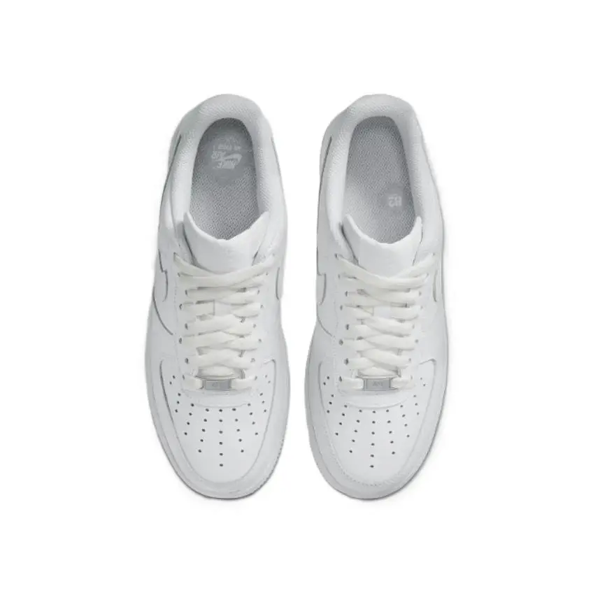 Nike shoes - White 3