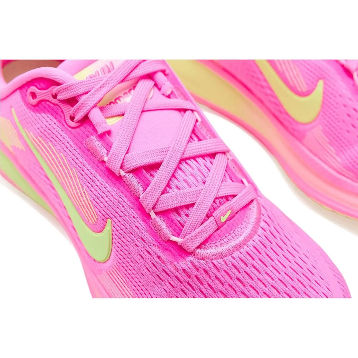 Nike shoes - Guava Ice/Sail/Orange Chalk 18