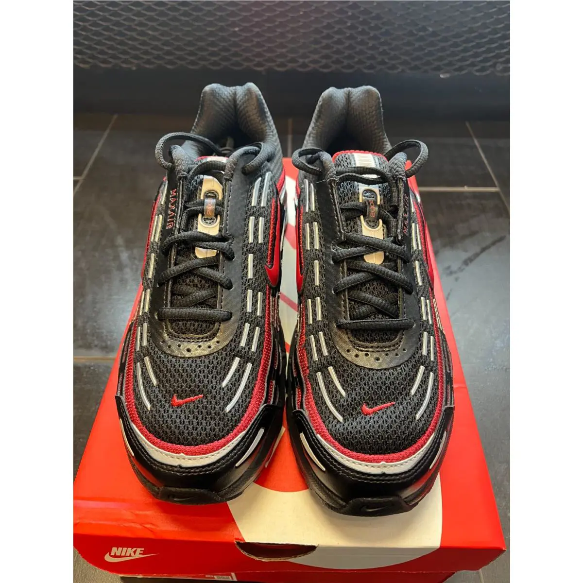 Nike shoes - Black 1