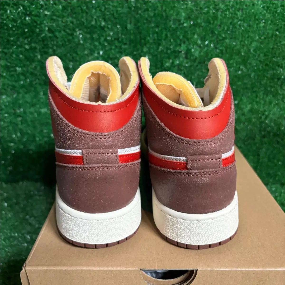Nike shoes - Air Jordan 1 Mid SE - Pink 2