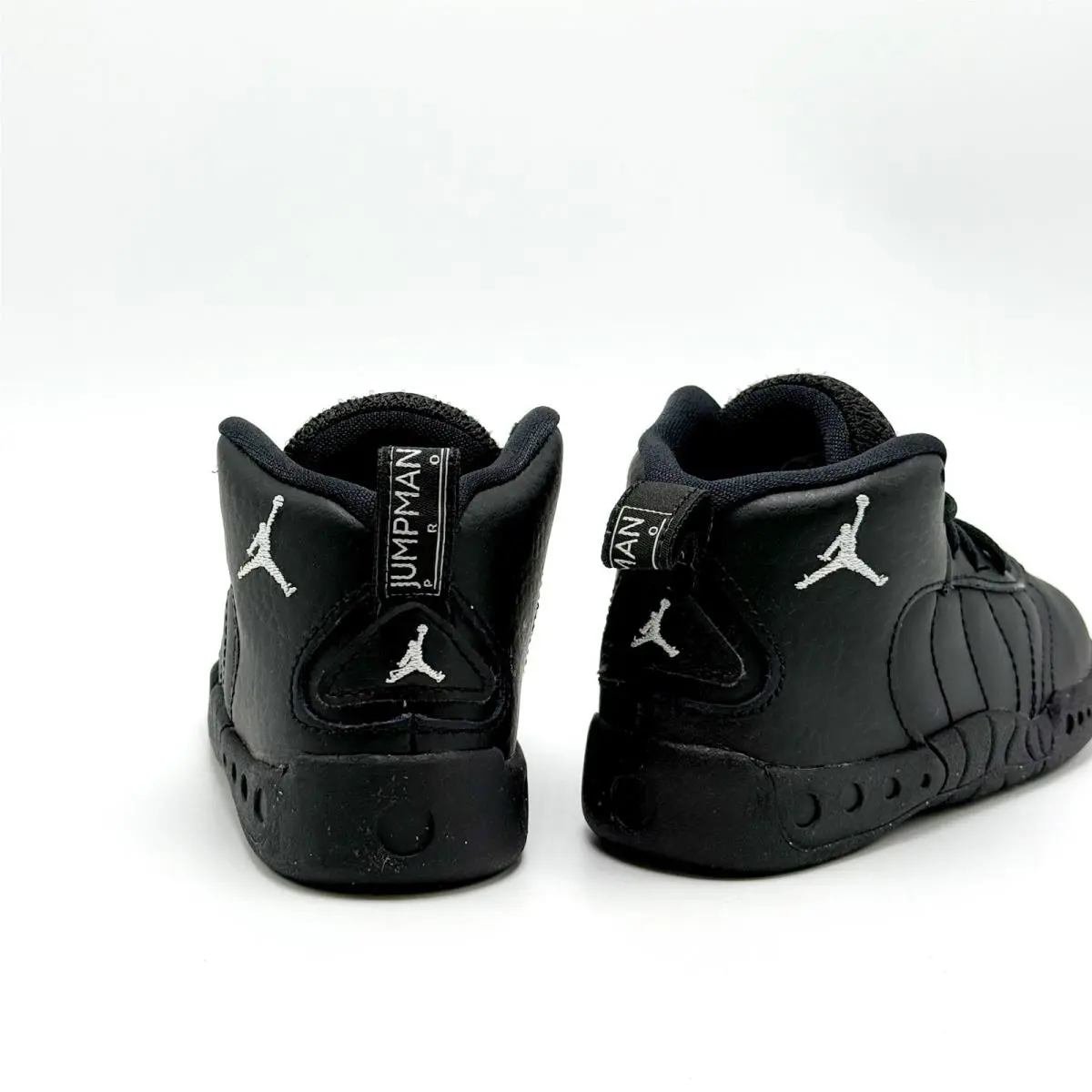 Nike shoes - Black 2