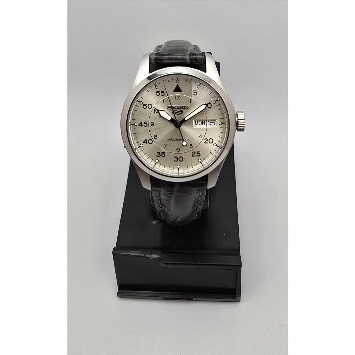 Seiko 5 Men`s SRPJ87K1 Sports Field Series-champagne Flieger-dial Size 36 mm