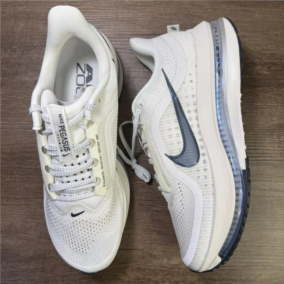 Nike W Pegasus Premium Sail Off Noir Metallic Silver HQ2593 106 Women`s Sz 9.5