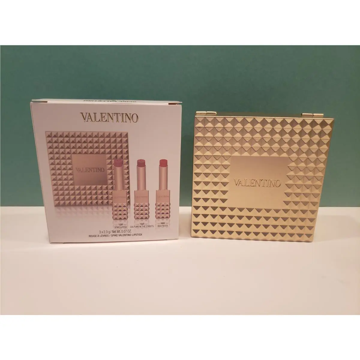Velentino Cluth Spike Valentino Lipstick Strike A Pose Couture In The Street R