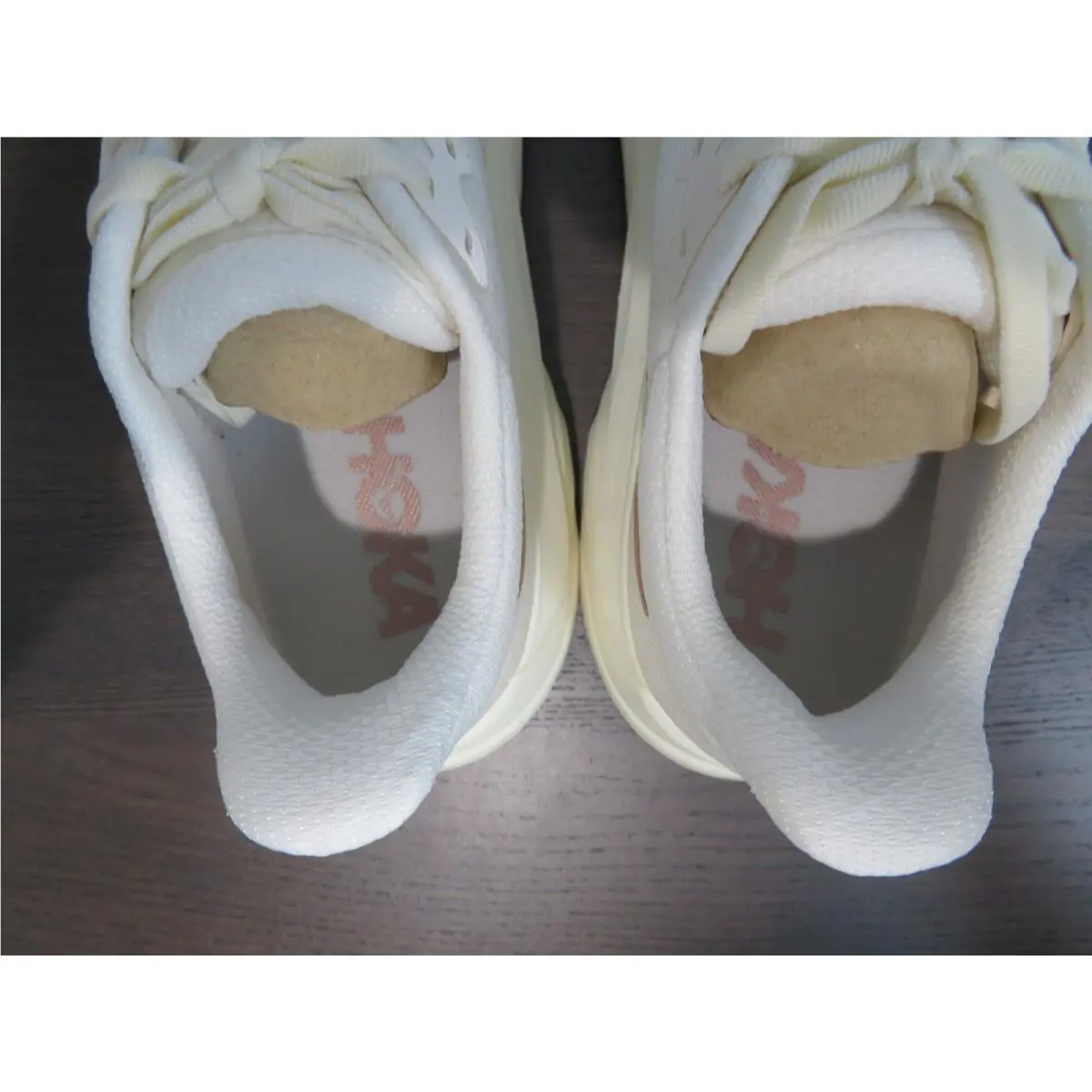 Hoka shoes - Hoka One One Arahi 8 - 1168691 ARRS - White 4