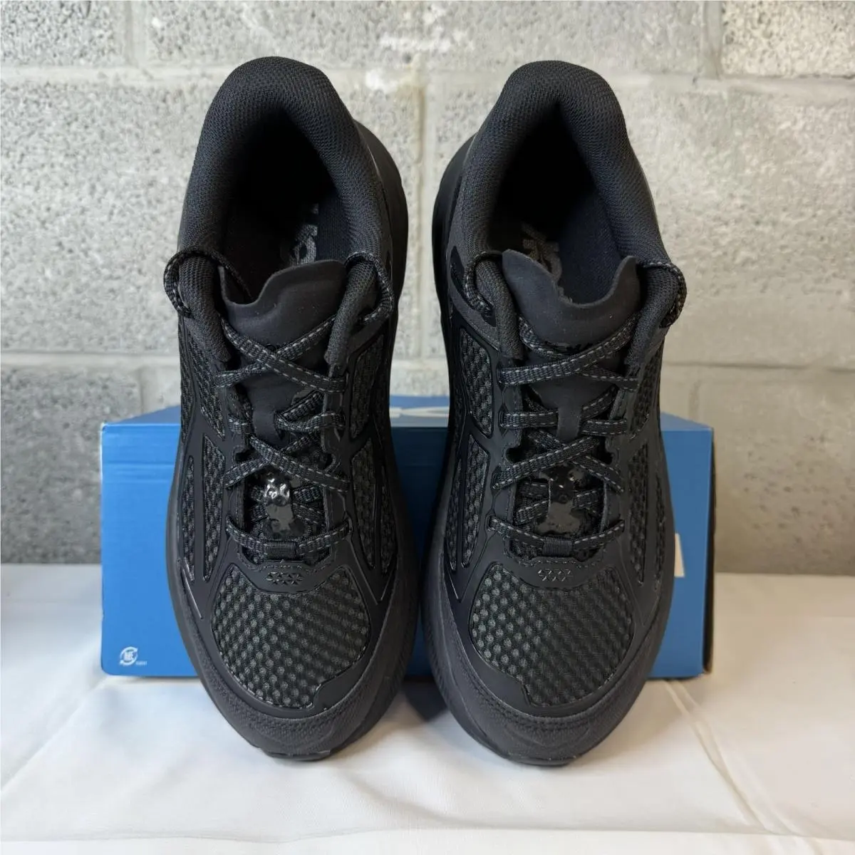 Hoka shoes - Hoka One One Clifton 9 - 1155370-BWHT - Black 1