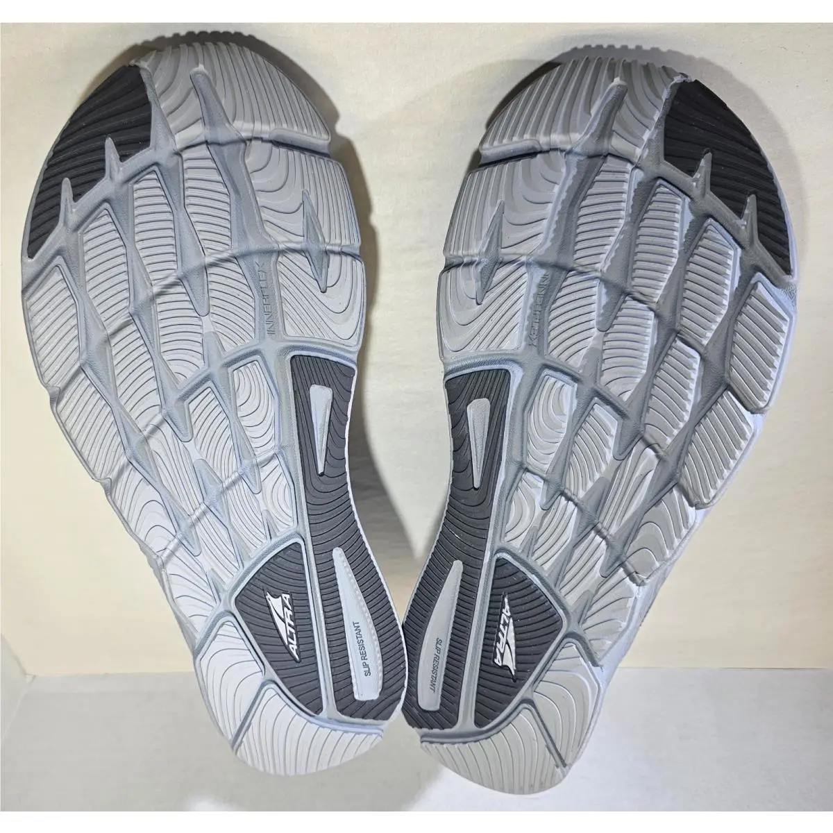 Altra shoes - Torin 5 - Torin - AL0A7R6L220-085 - Gray 21