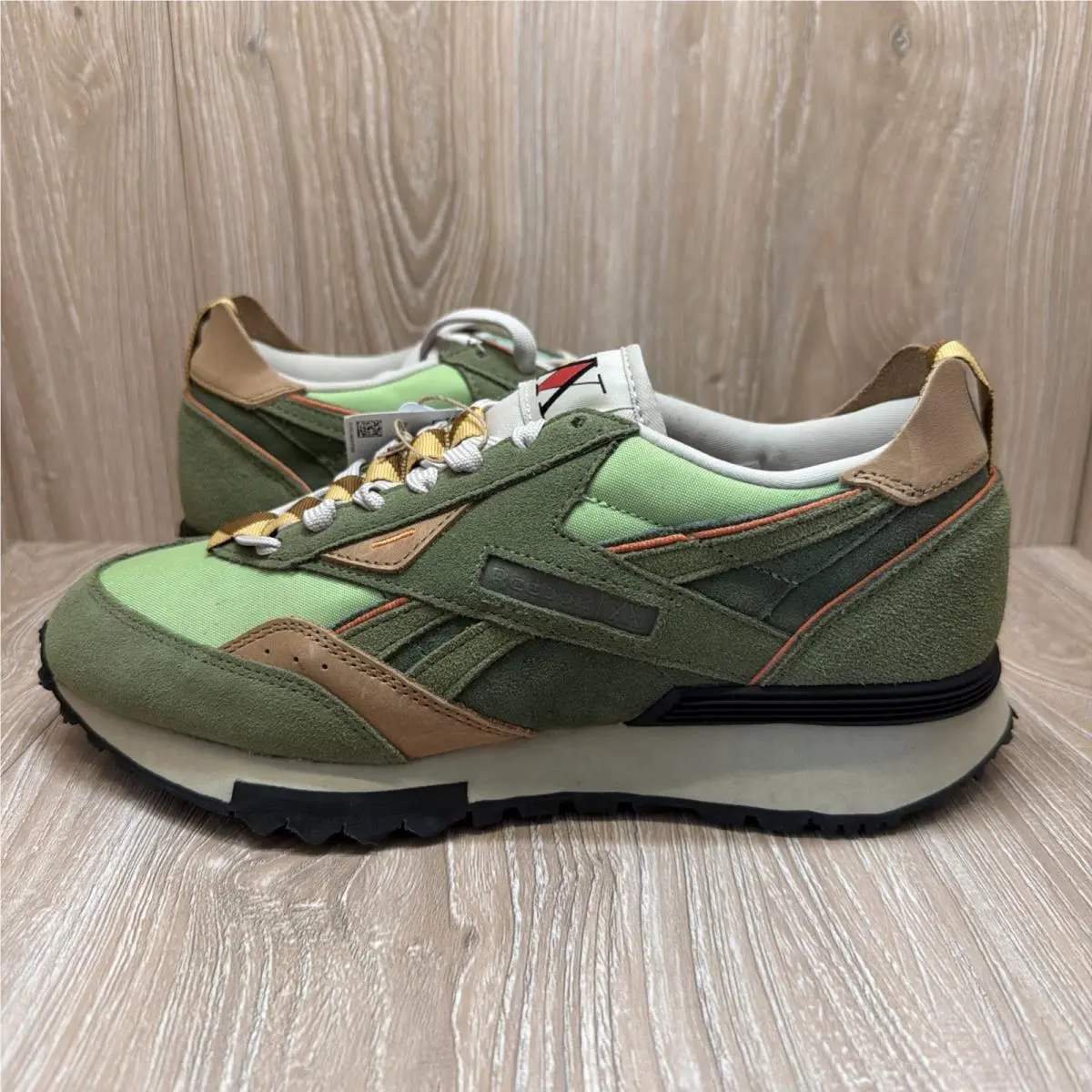 Hunter X Hunter x Reebok LX2200 ‘gon’ 100201776 Men’s Size 7.5 Anime Shoes