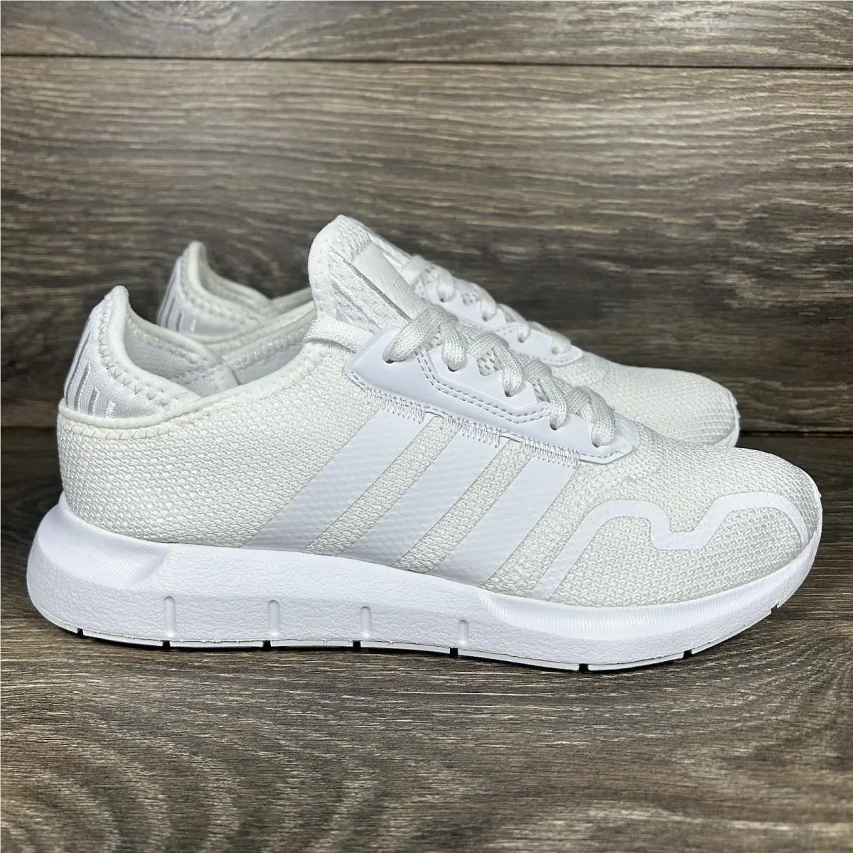 Adidas shoes - adidas Swift Run - Swift Run - White 0
