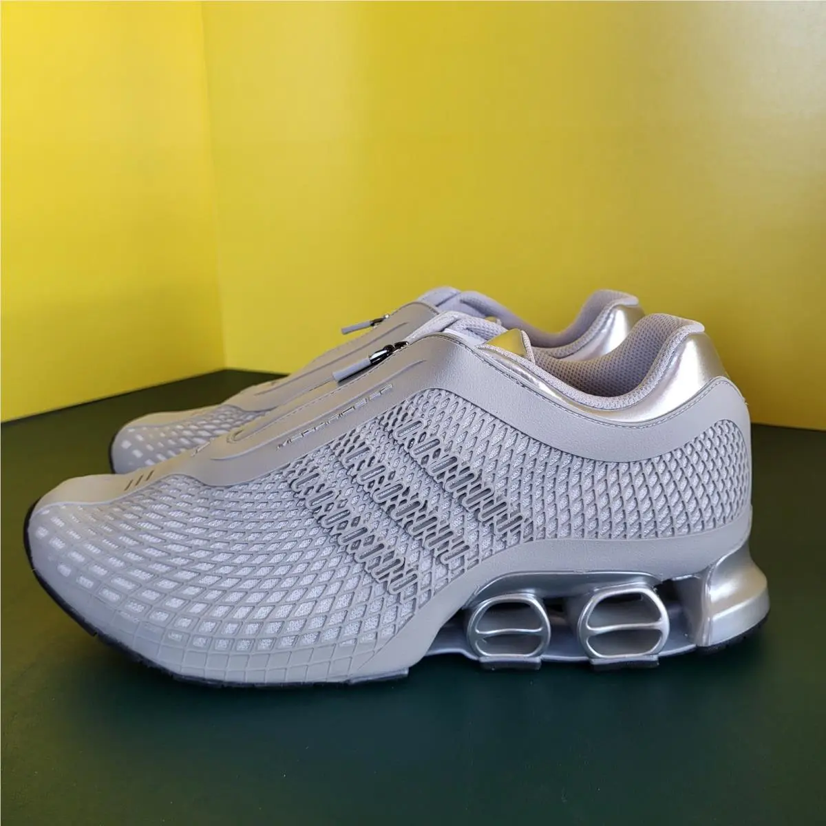 Adidas Megaride S2 Mens Size 10 Grey Crystal White JR4744
